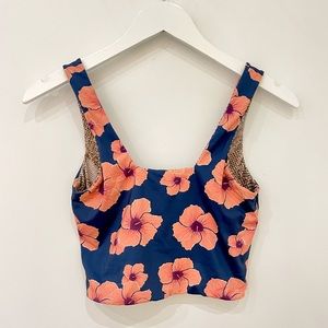 Acacia Aspen in Hibiscus